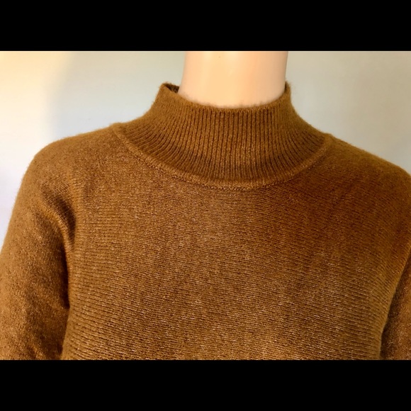 ***SOLD**** H&M Amber Brown Sweater - Size Small - Picture 3 of 8